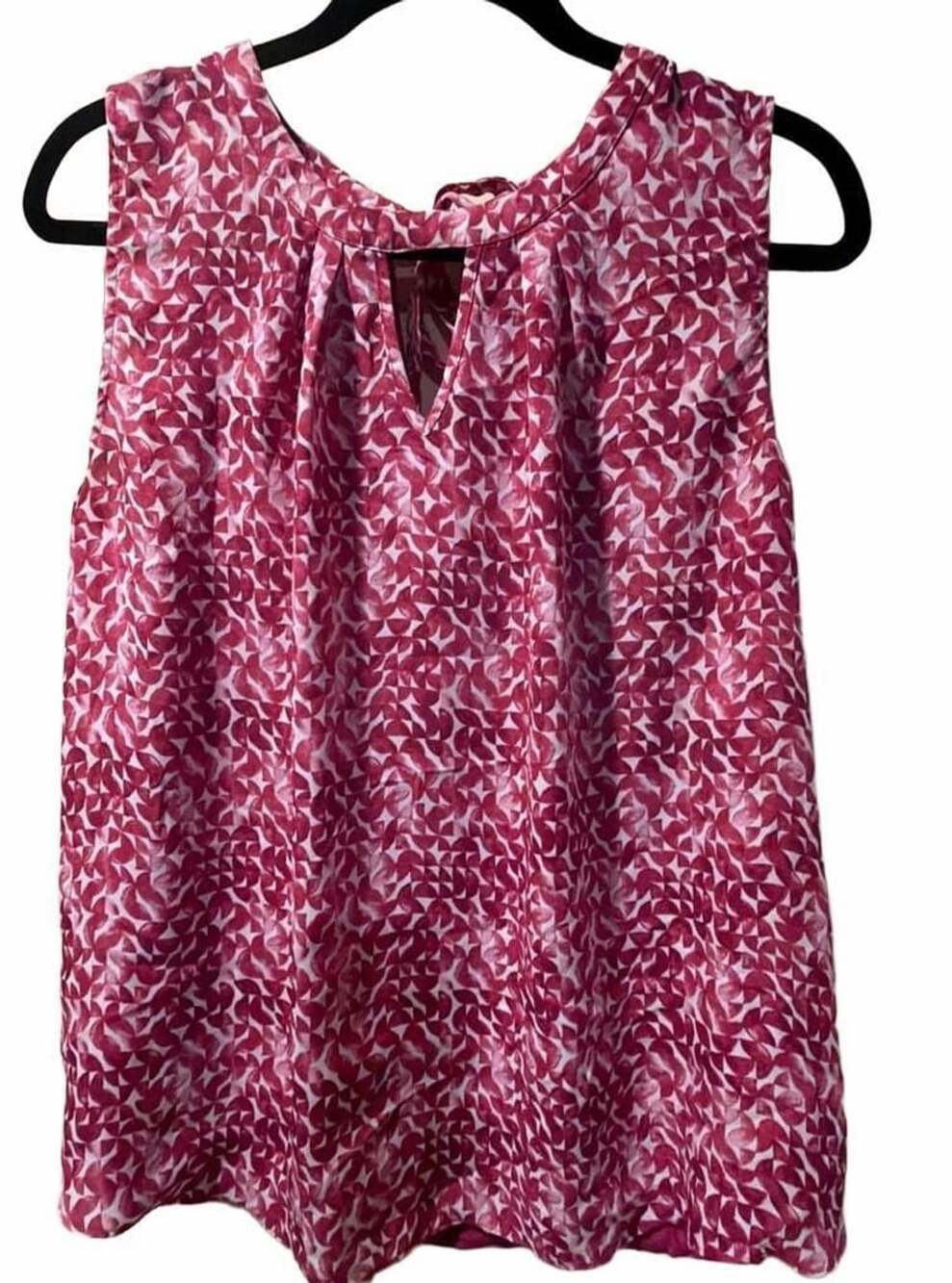 Fortune + Ivy Pink and White Geometric Print Sleeveless Top